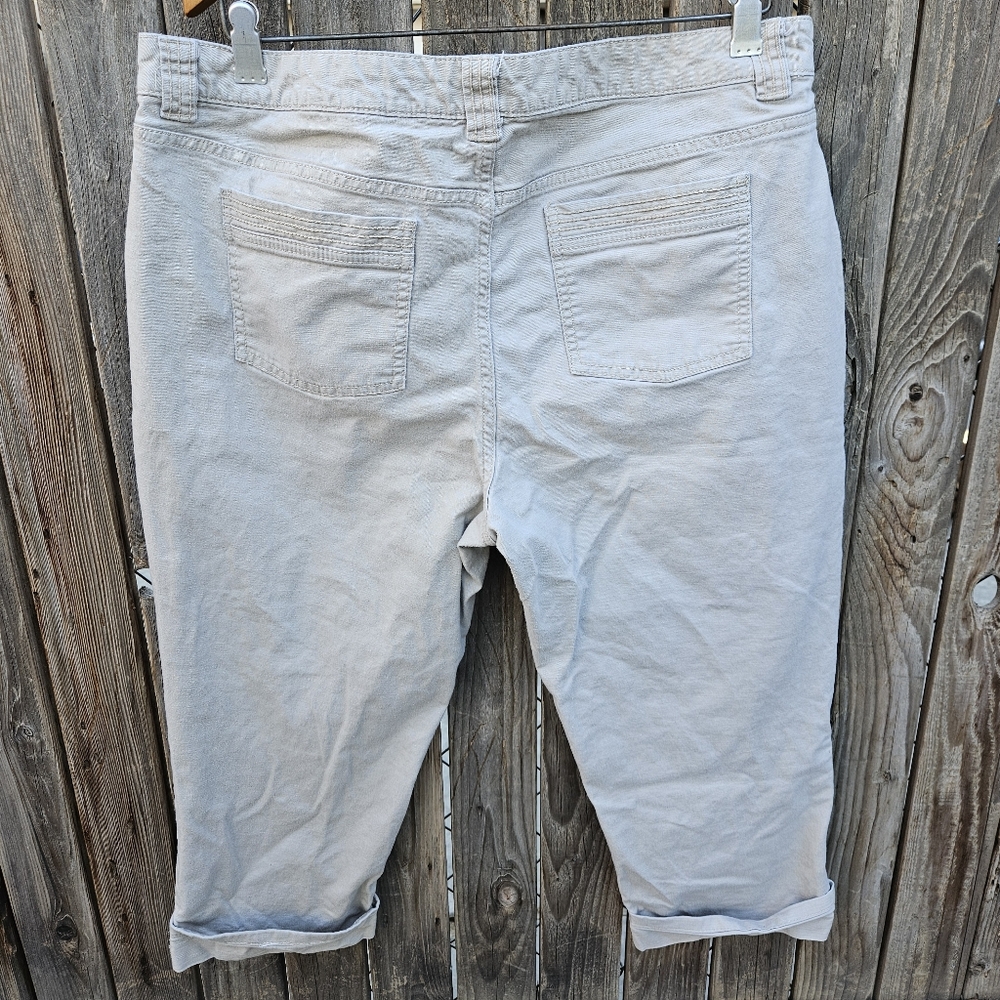 Liz Claiborne  Cropped Casual Pants Women Size 18 - Picture 10 of 16